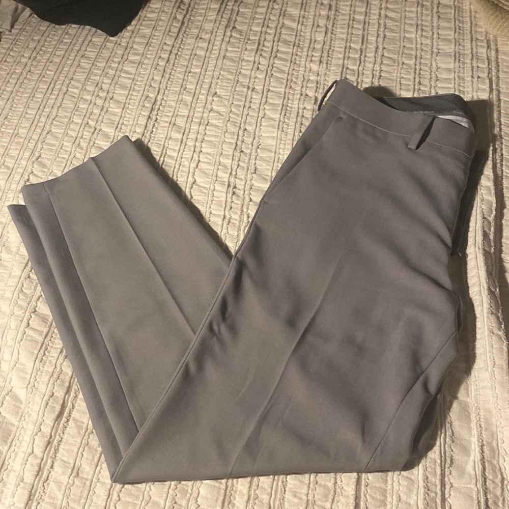 Haggar Men’s Dress Pants (32x30)